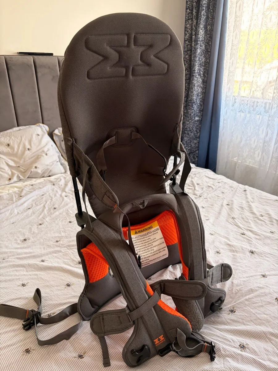 MiniMeis shoulder child carrier. - Image 1