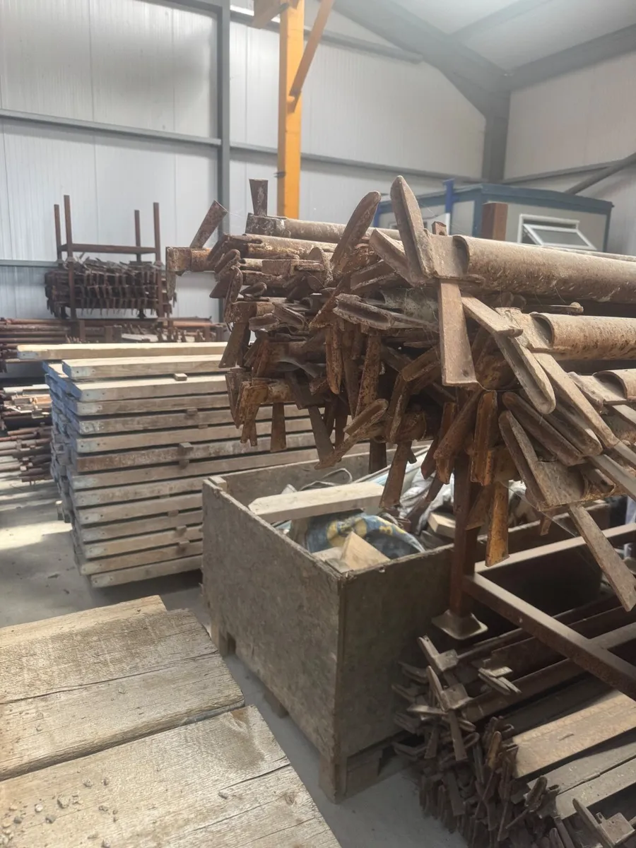 Scaffolding and heras fencing - Image 2
