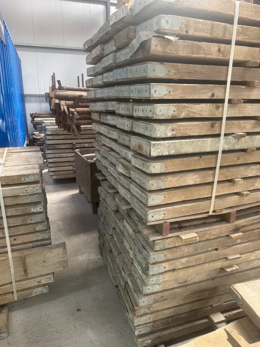 Scaffolding and heras fencing - Image 1
