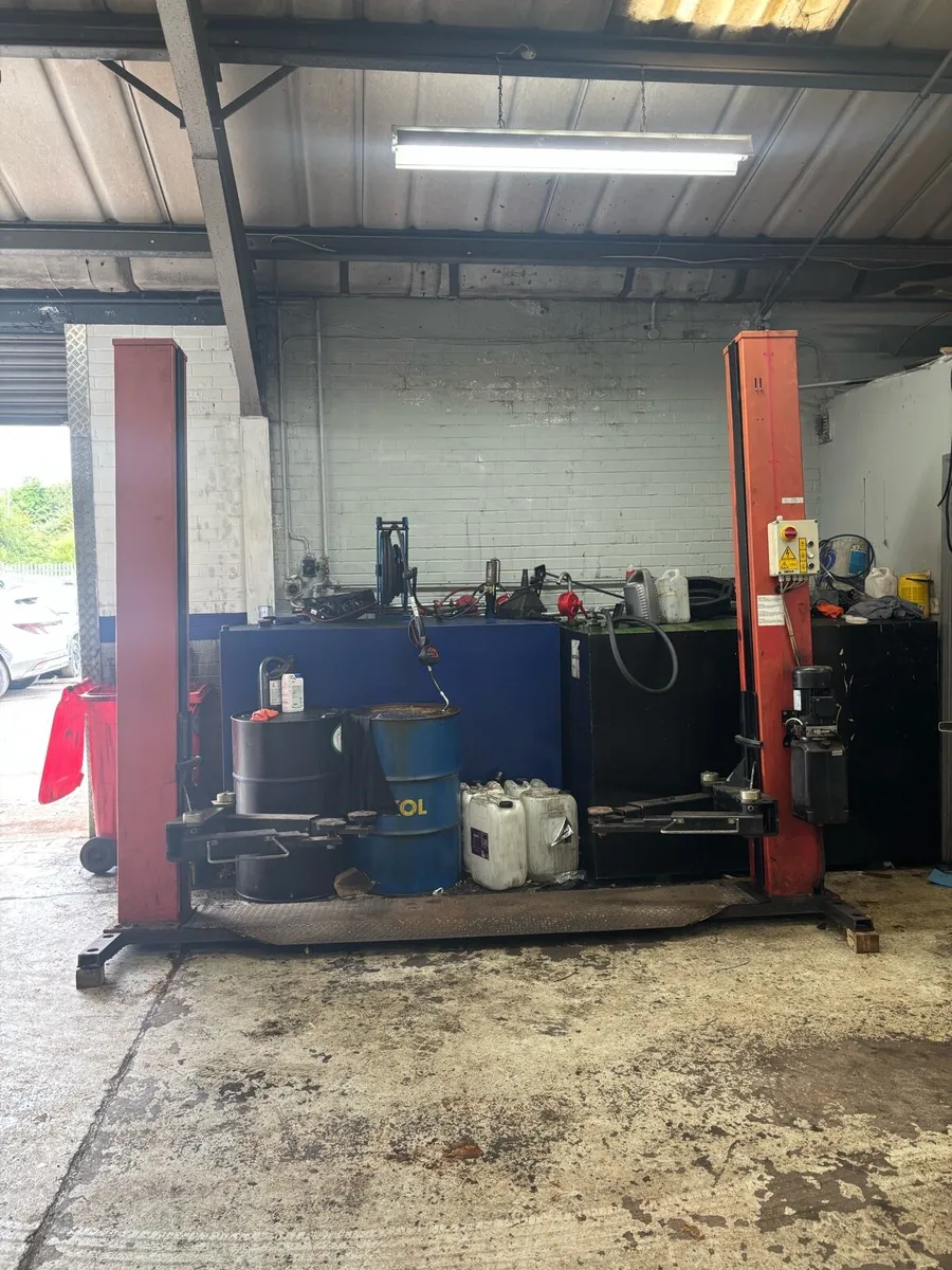 2 Post Lift 3200Kg - Image 2