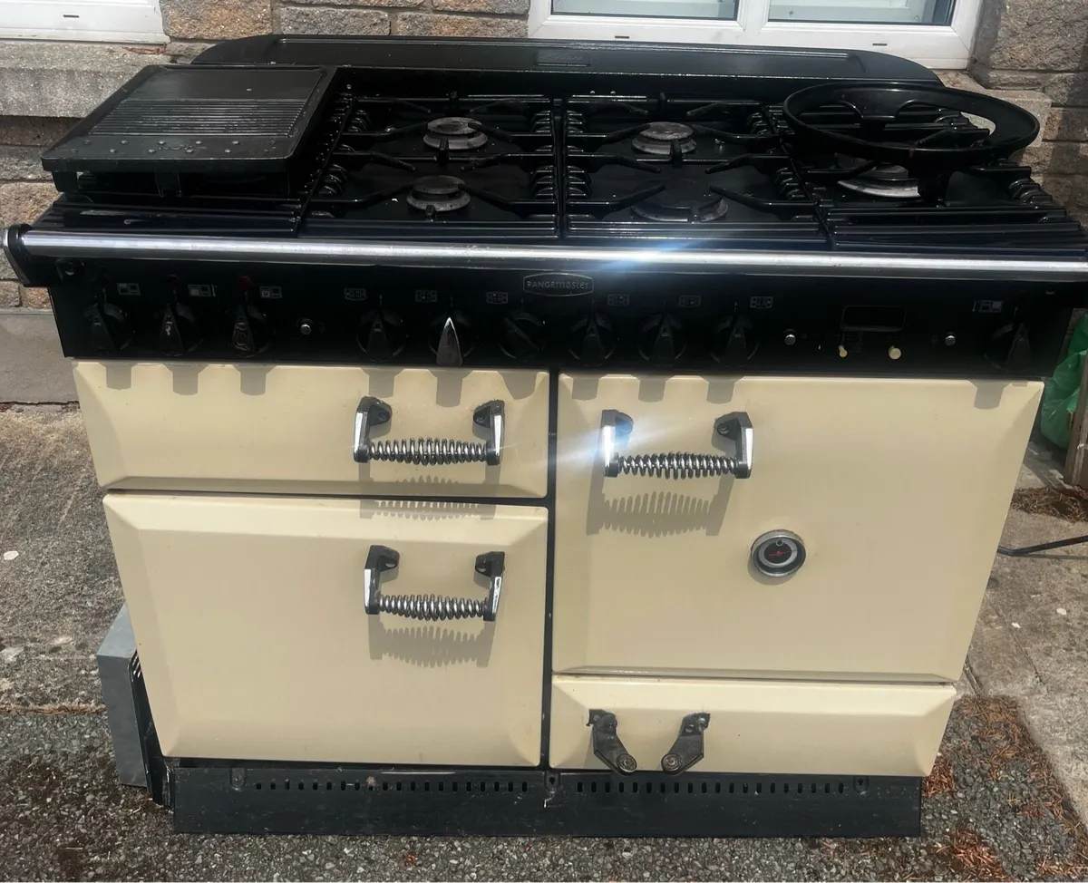 Range-master dual fuel cooker - Image 3