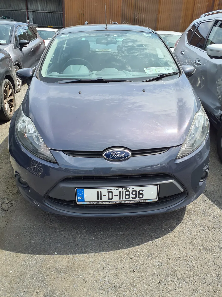 Ford Fiesta 2011 driving - Image 1