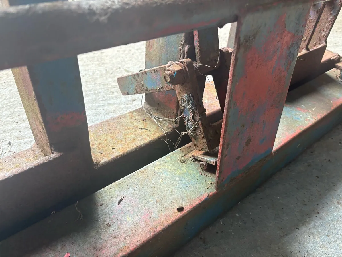 Heavy duty single bale lifter - Image 2