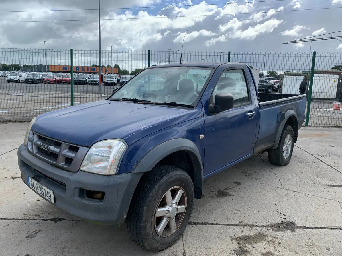 UNRESERVED 2004 ISUZU DMAX PICK UP FOR AUCTION - Image 1