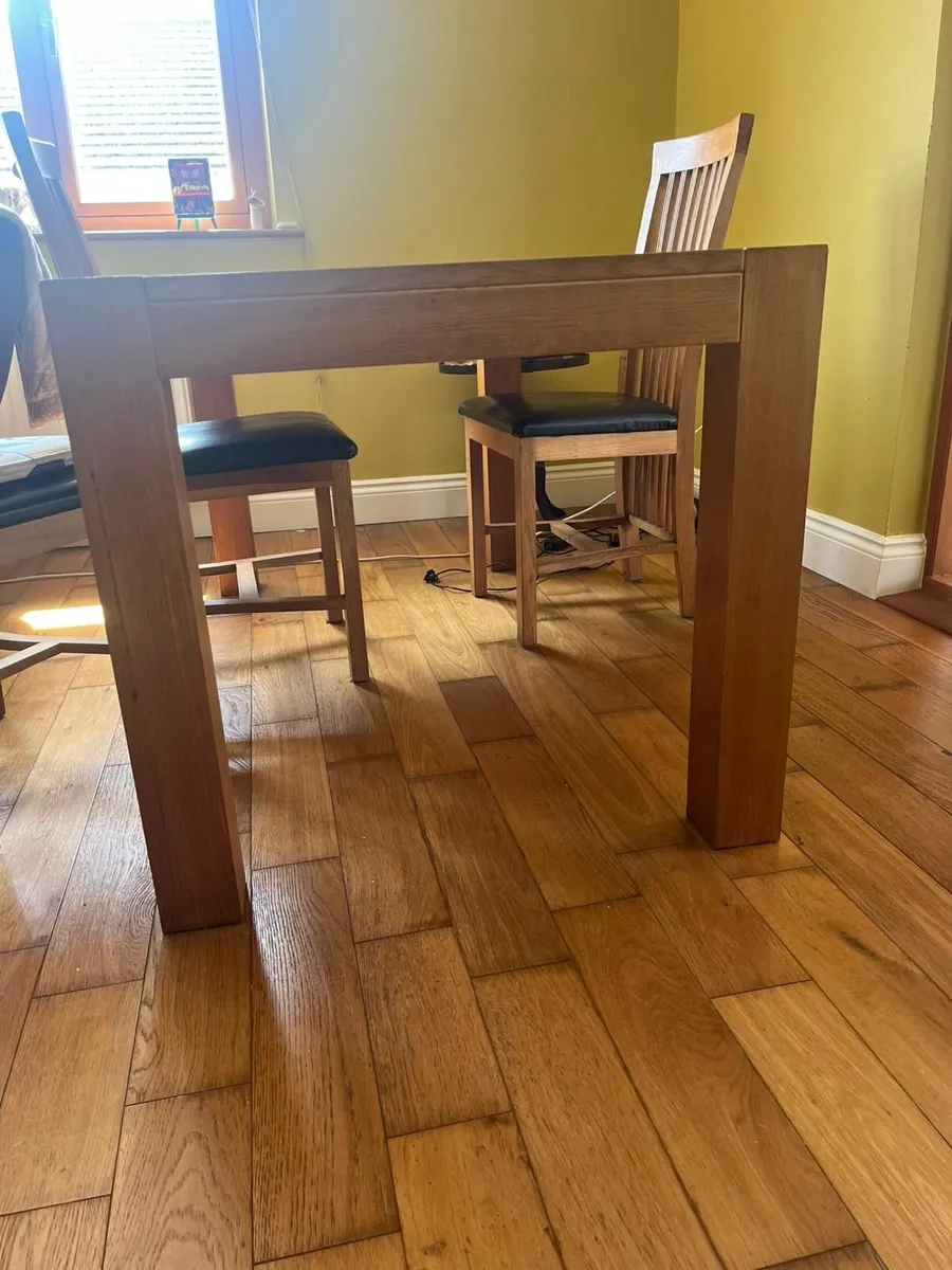 Dining Table and 6 chairs - Image 2