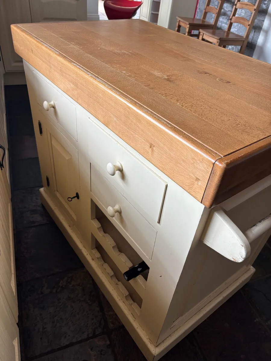 Kitchen island - Image 2