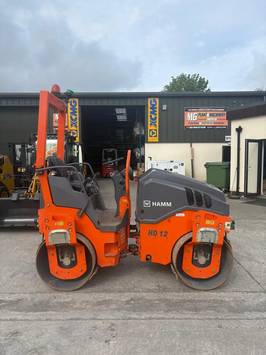 2021 HAMM HD12 Roller - Image 1