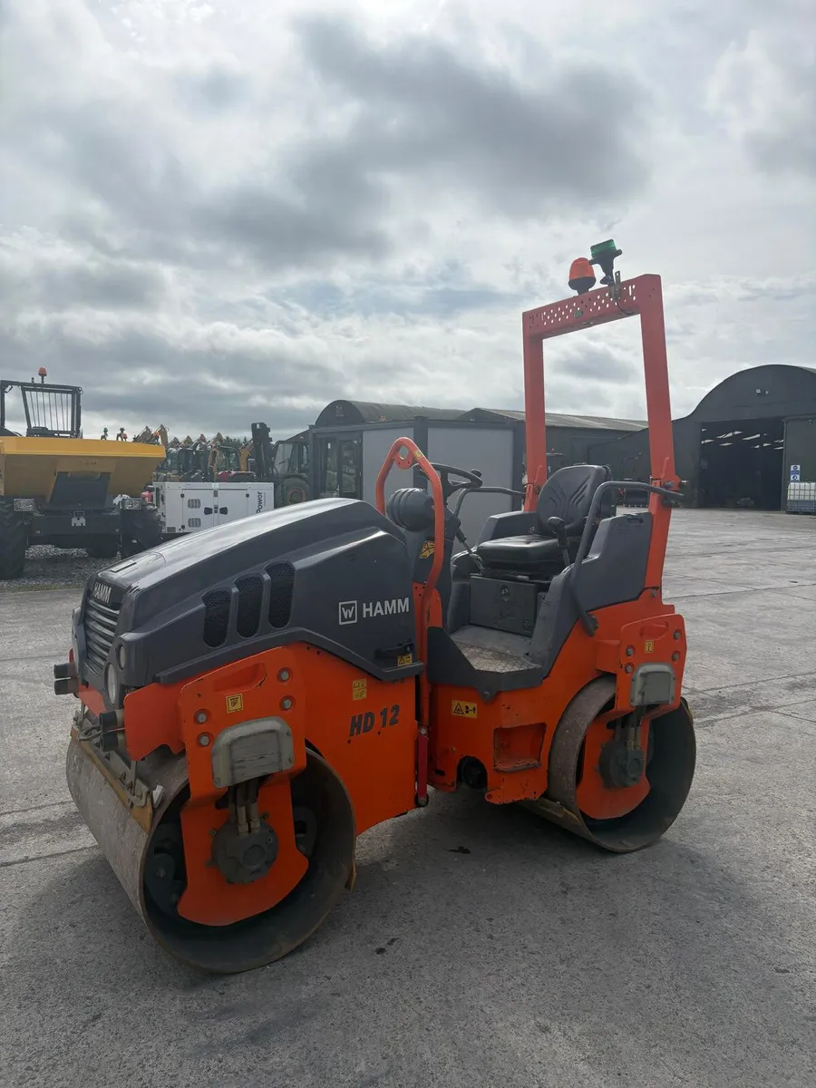 2021 HAMM HD12 Roller - Image 3