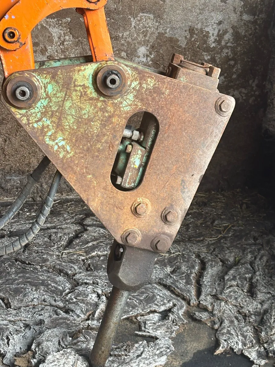 Hitachi Ec22 - Image 4