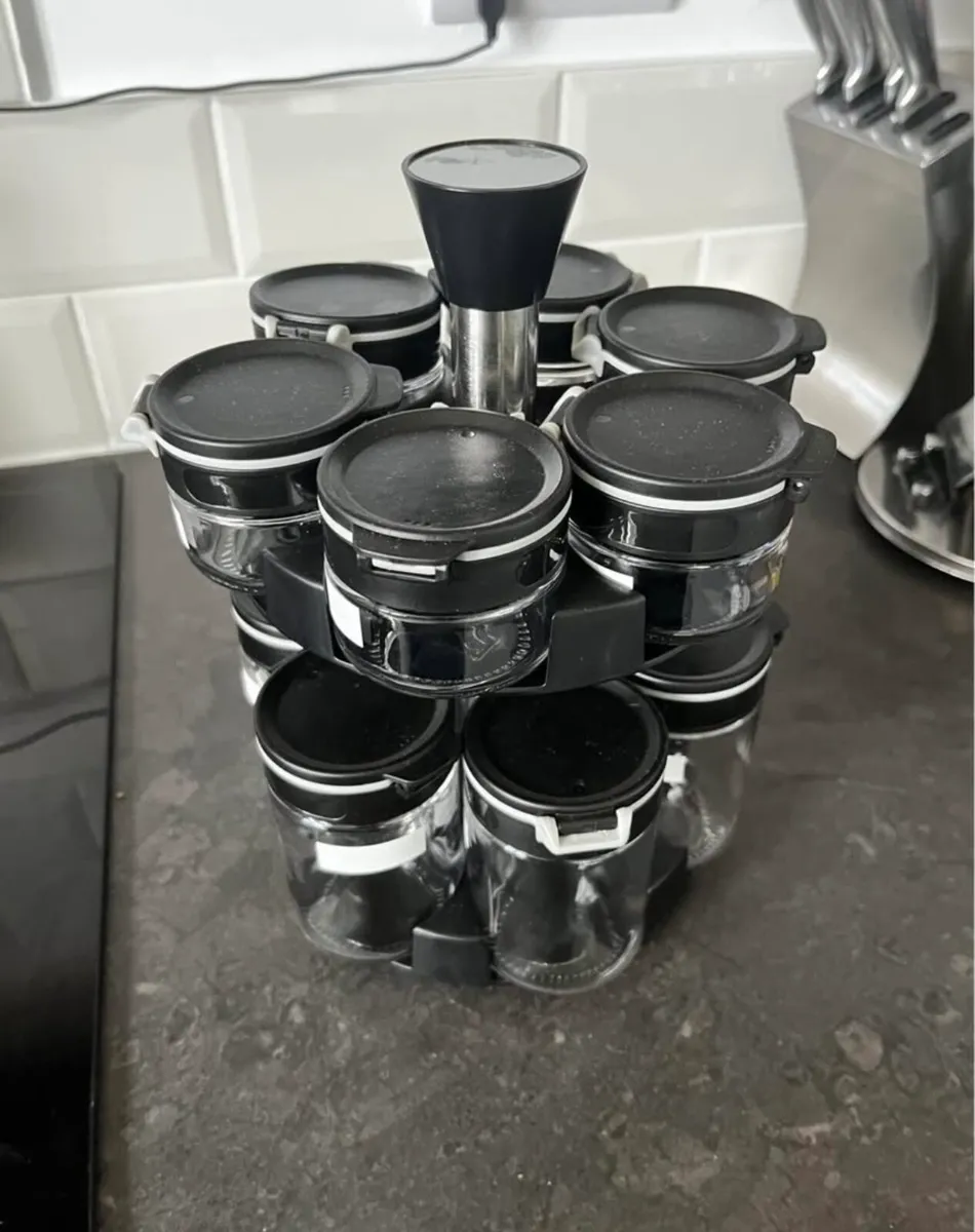 Cutlery tray and spice racks - Image 2