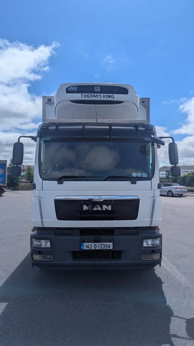 MAN TGM 18.240 Refrigerated Truck - Image 1
