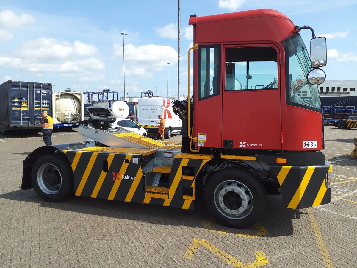 4 SALE Ex Demonstration Terminal Tractor / Shunter - Image 1