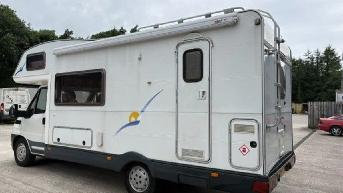 2002 CI RIVIERA 141 6 BERTH  MOTORHOME FOR SALE - Image 2