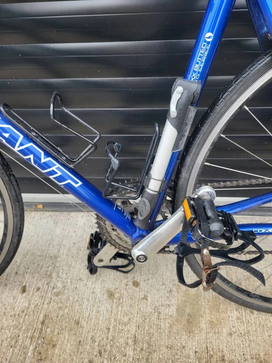 Giant OCR 3 Road Bike - Great Condition with Extra - Image 2