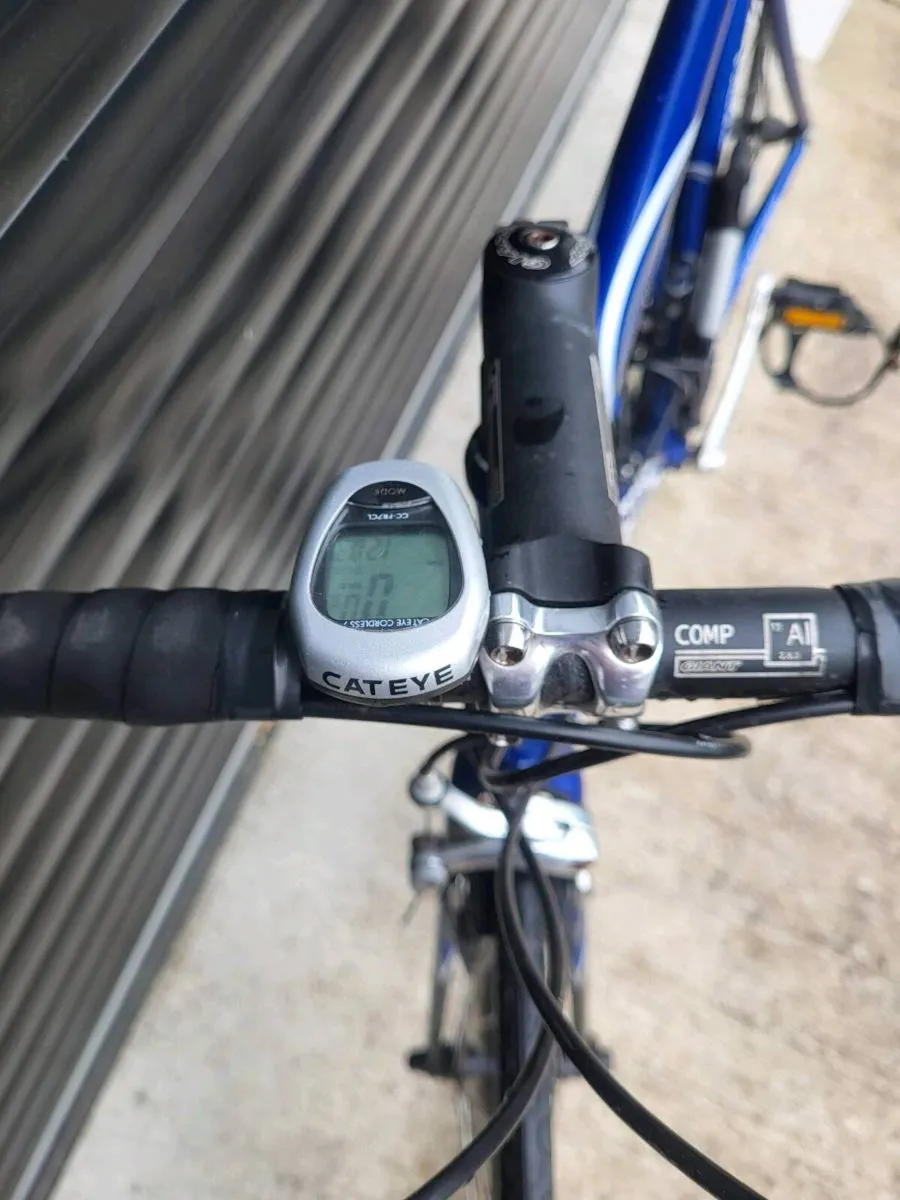 Giant OCR 3 Road Bike - Great Condition with Extra - Image 3