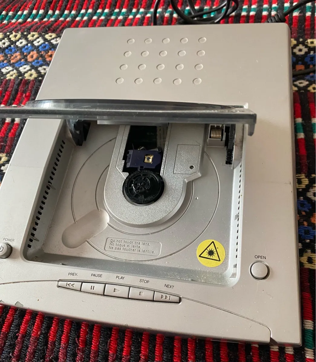 DVD Player - Image 3