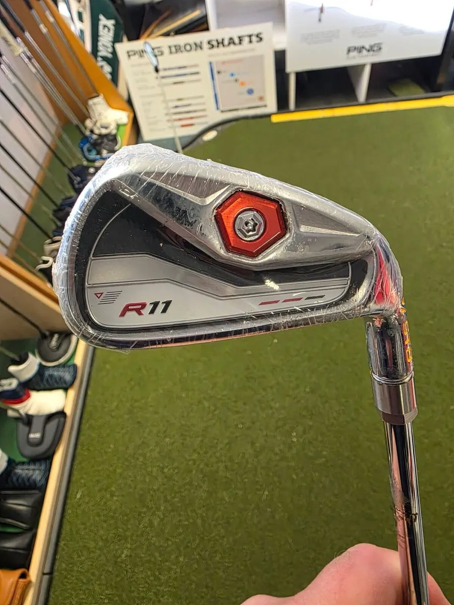 New Taylormade R11 6 Iron - Image 1