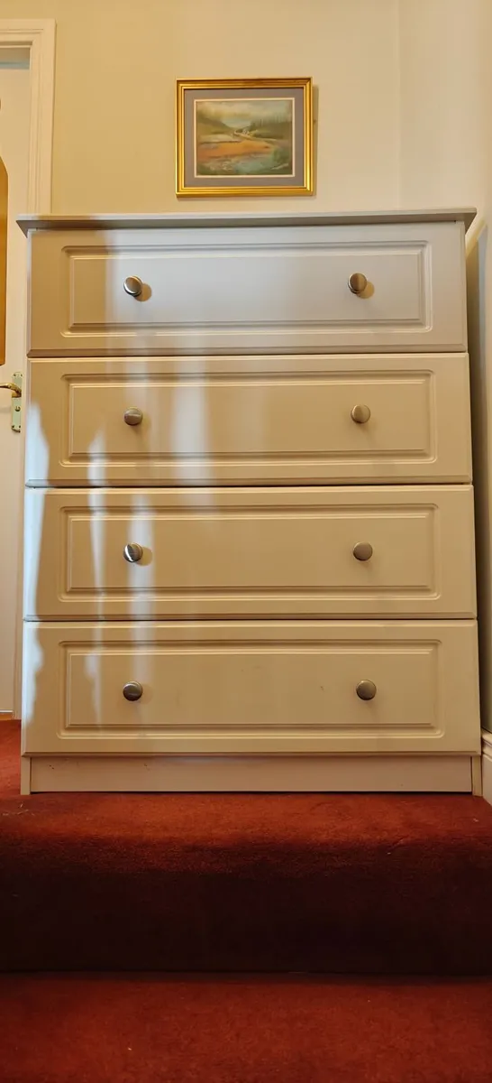 Chest of drawers - Image 1