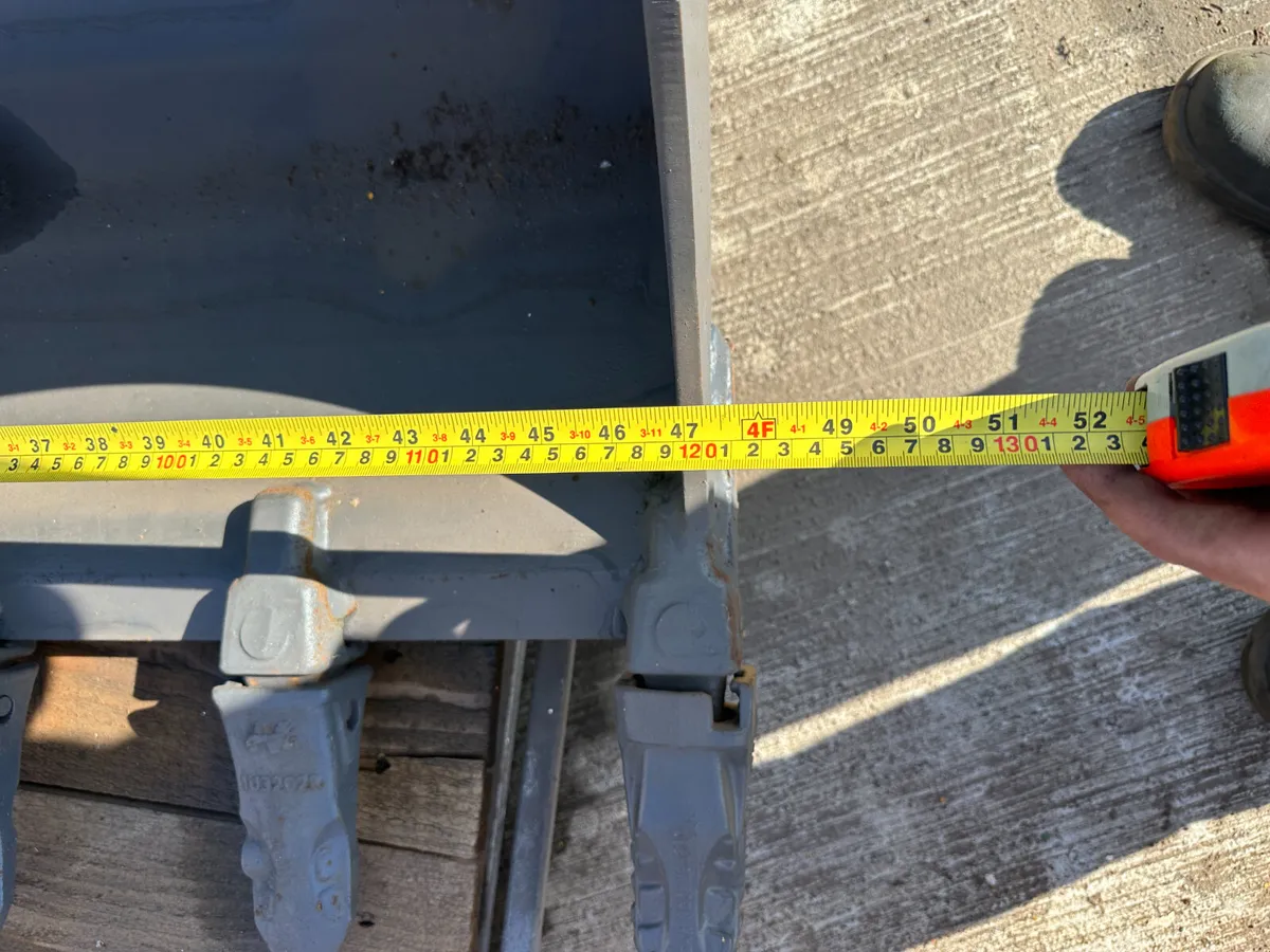 3 Tonne 40mm Pin 48" Width Ditching Bucket w/Teeth - Image 3