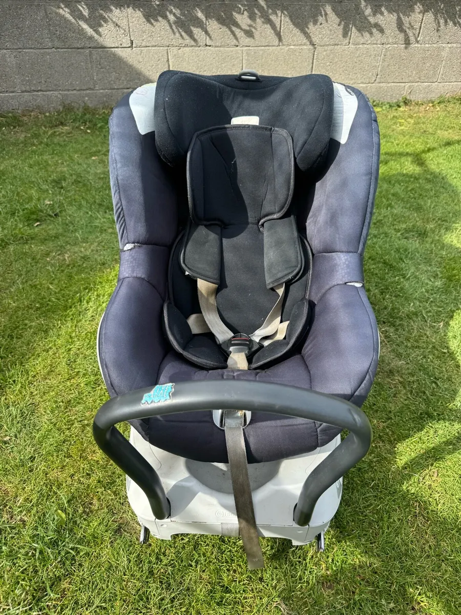 Baby car seat - Image 1