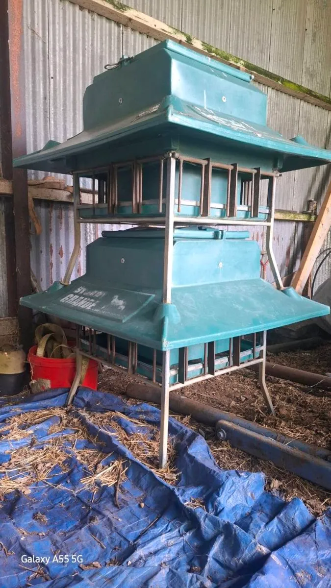 Lamb creep feeder - Image 1