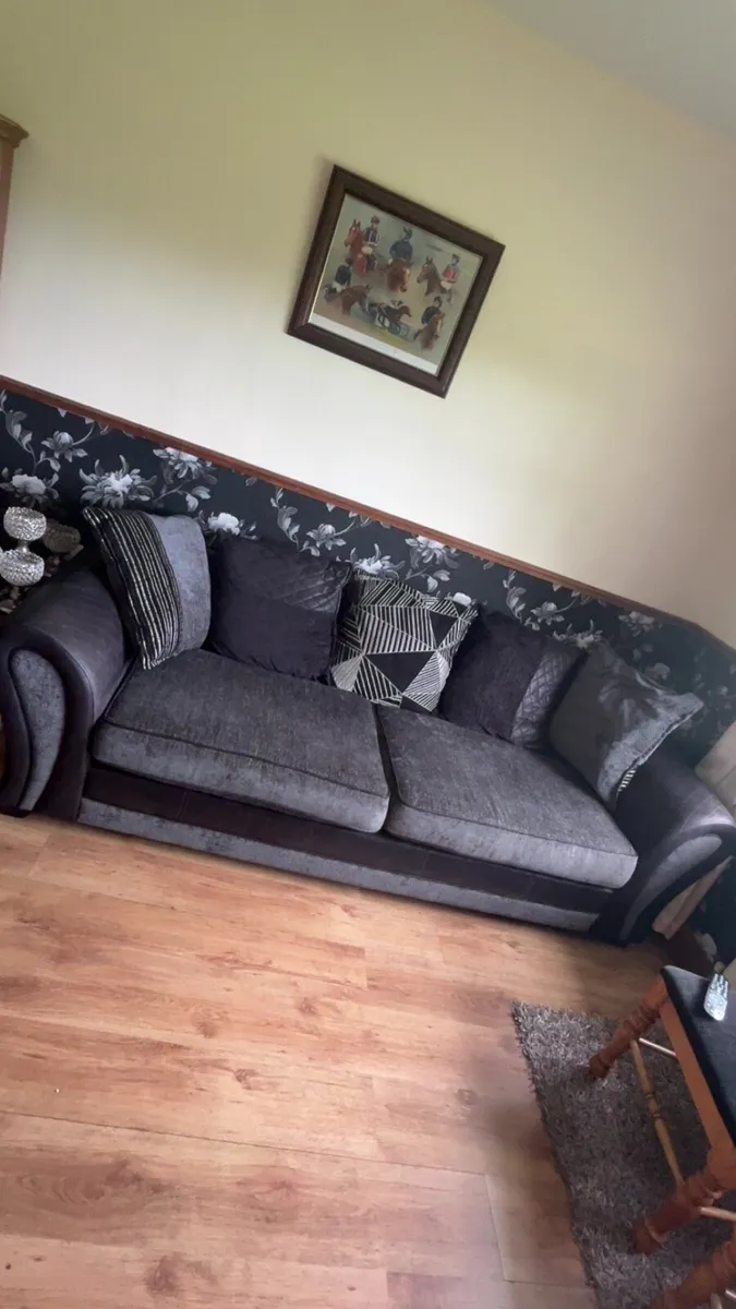 Couch - Image 1