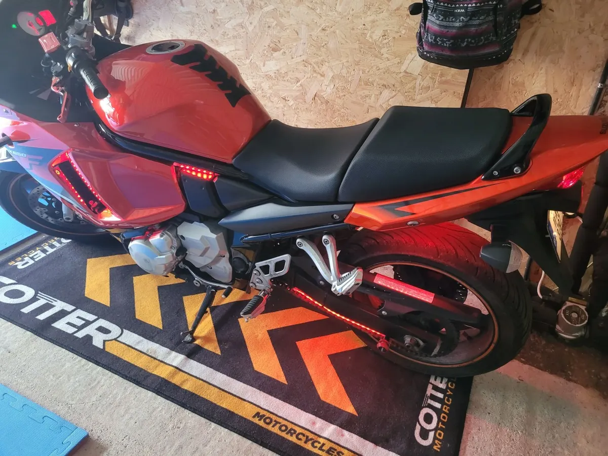 SUZUKI GSX650F & FULL GEAR & ACCESSORIES - Image 3