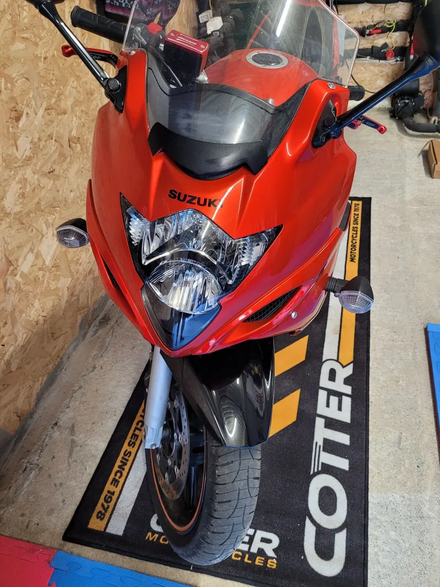 SUZUKI GSX650F & FULL GEAR & ACCESSORIES - Image 4