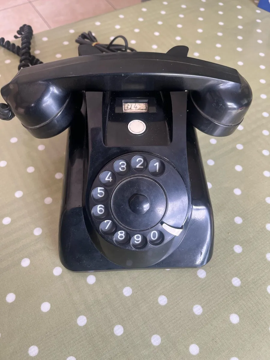 Vintage Philips Bakelite Telephone - Image 1