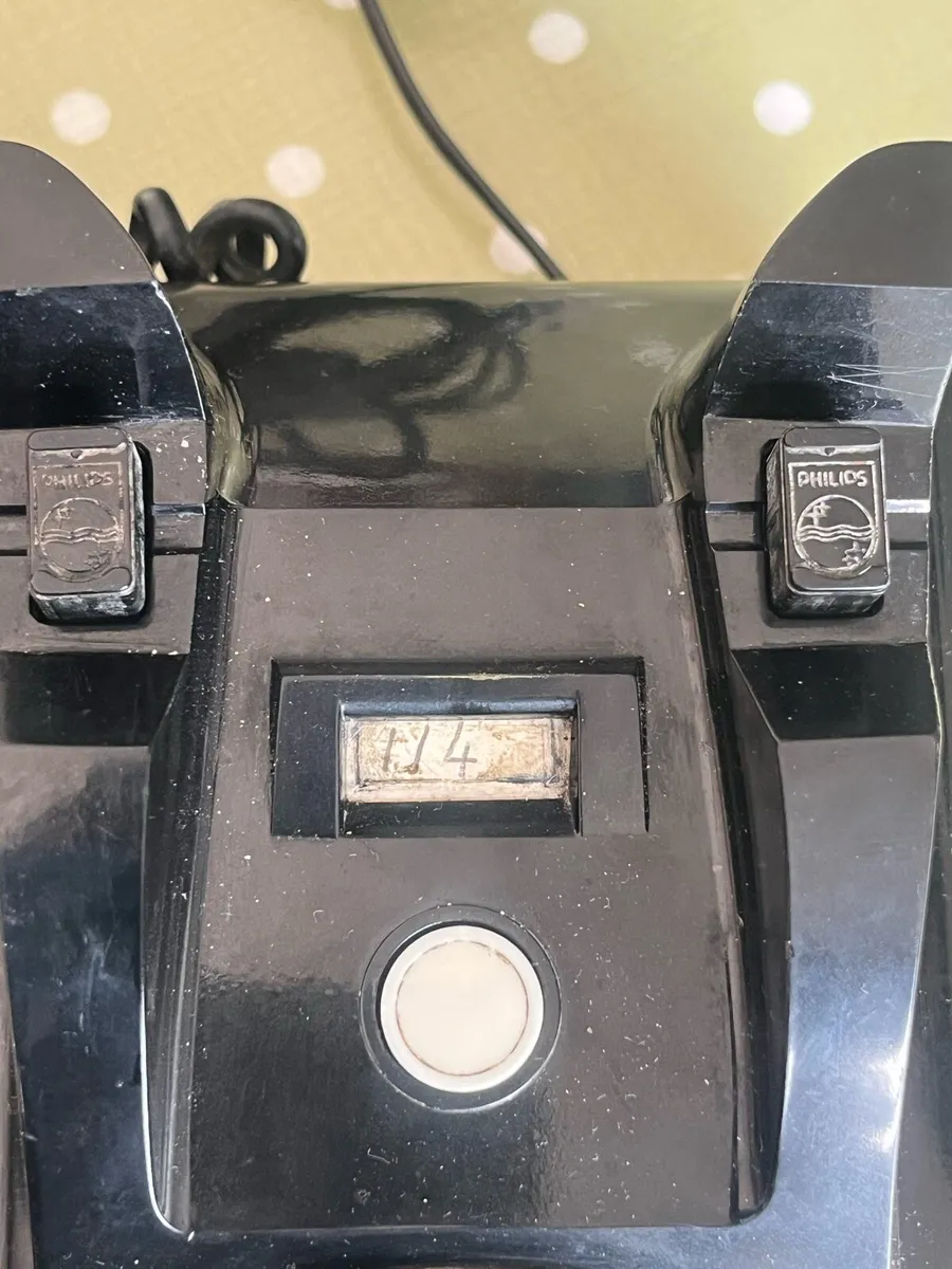 Vintage Philips Bakelite Telephone - Image 2