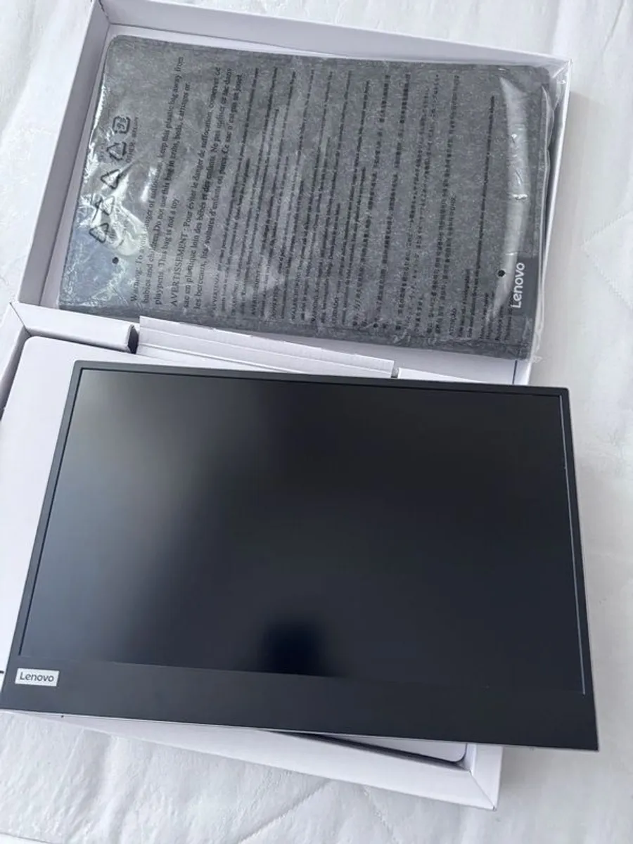 Lenovo L15 Portable USB-C Monitor + Logitech G703 LIGHTSPEED Gaming Mouse - Image 3