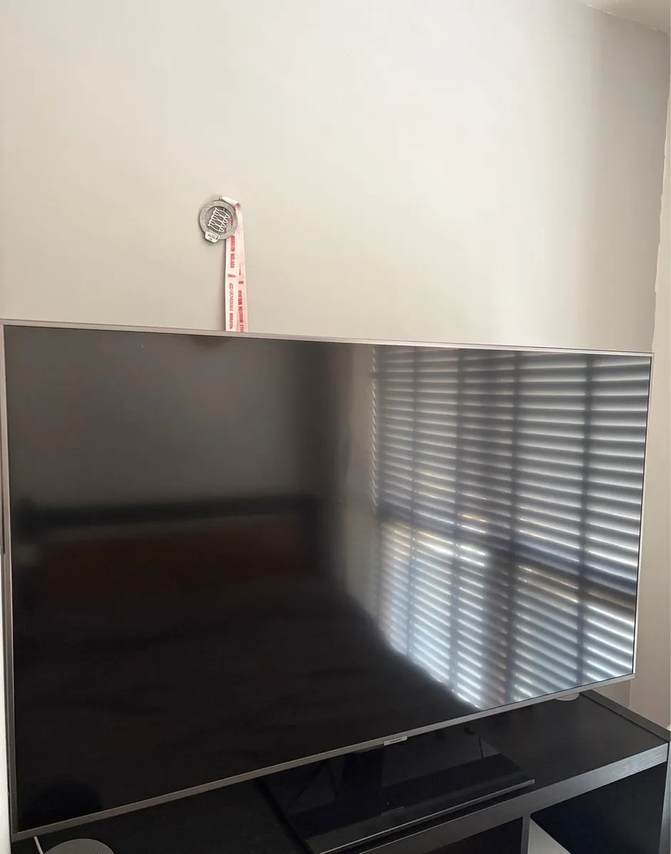 Samsung 50” 4K Smart TVUE50TU7100KXXU - Image 4
