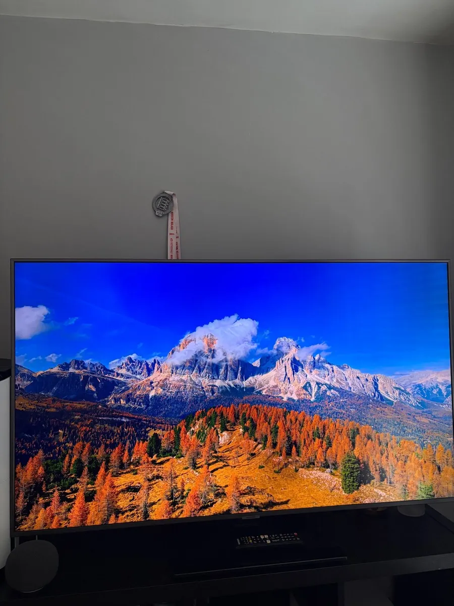Samsung 50” 4K Smart TVUE50TU7100KXXU - Image 1