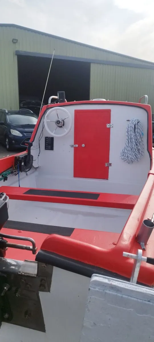 Boat fiberglass approx 16 ft, 25 hp Mercury outboa - Image 3