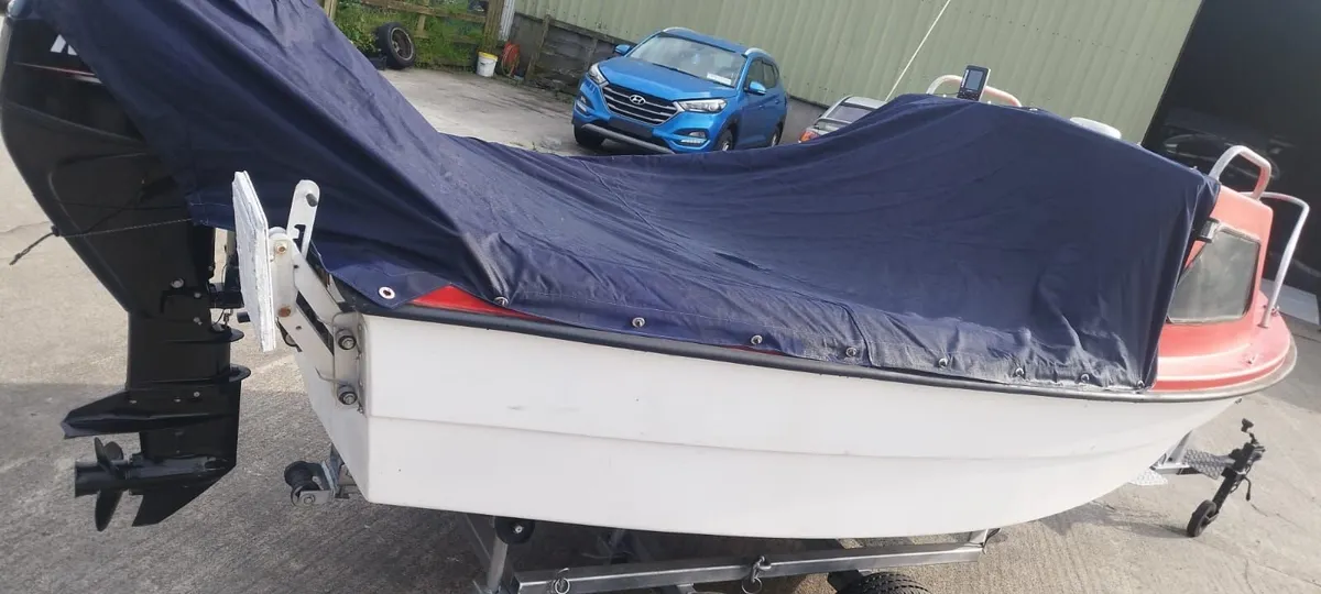 Boat fiberglass approx 16 ft, 25 hp Mercury outboa - Image 2
