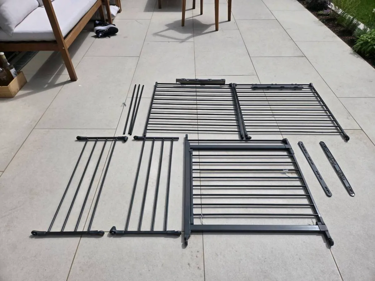 Babydan Fire guard safety gate - Image 1