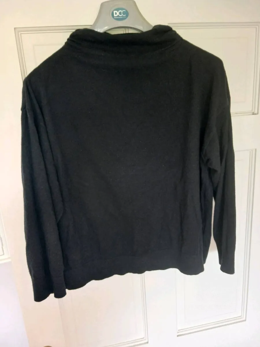 Mango BLACK maternity sweater €12 - Image 4