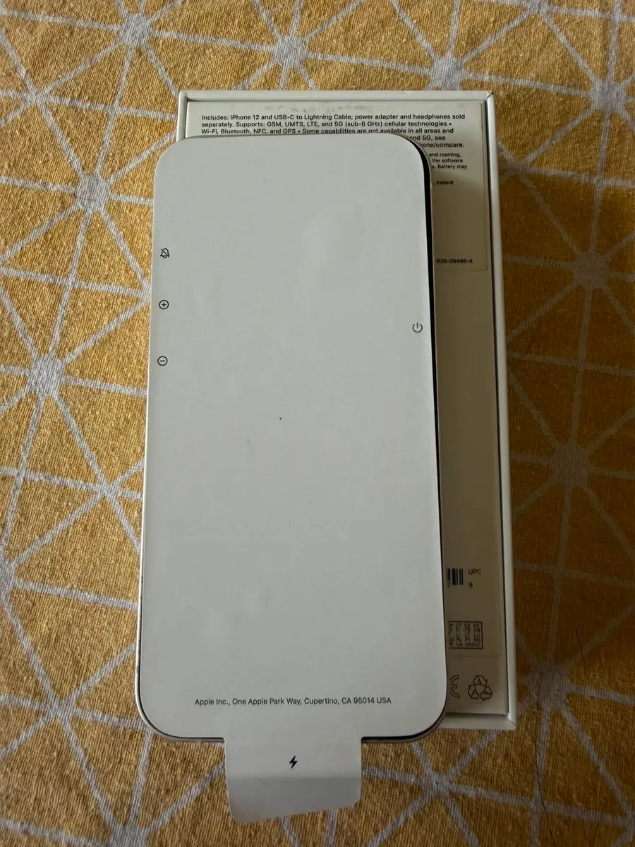 iPhone 13 128gb White - Image 1
