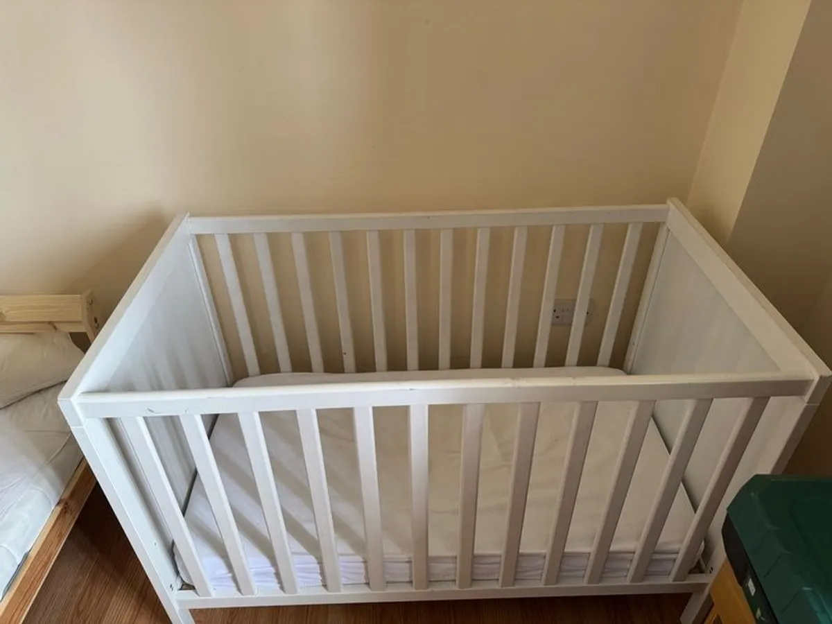 cot baby toddler  bed - Image 1