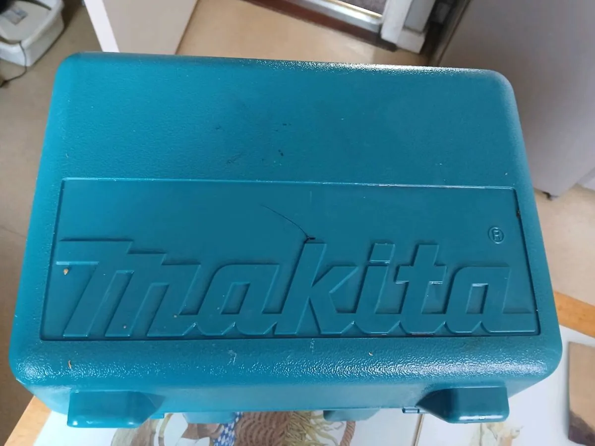 Skillsaw (Makita) - Image 4