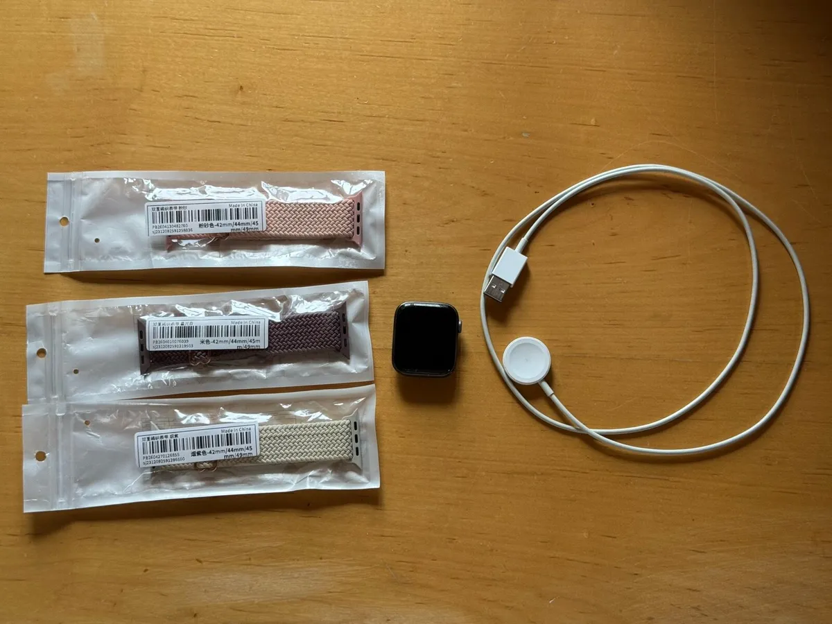 Apple Watch 44mm Series 5 - Image 1