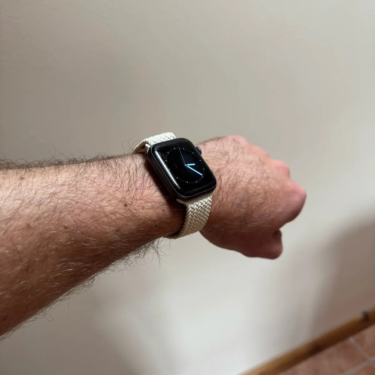 Apple Watch 44mm Series 5 - Image 3