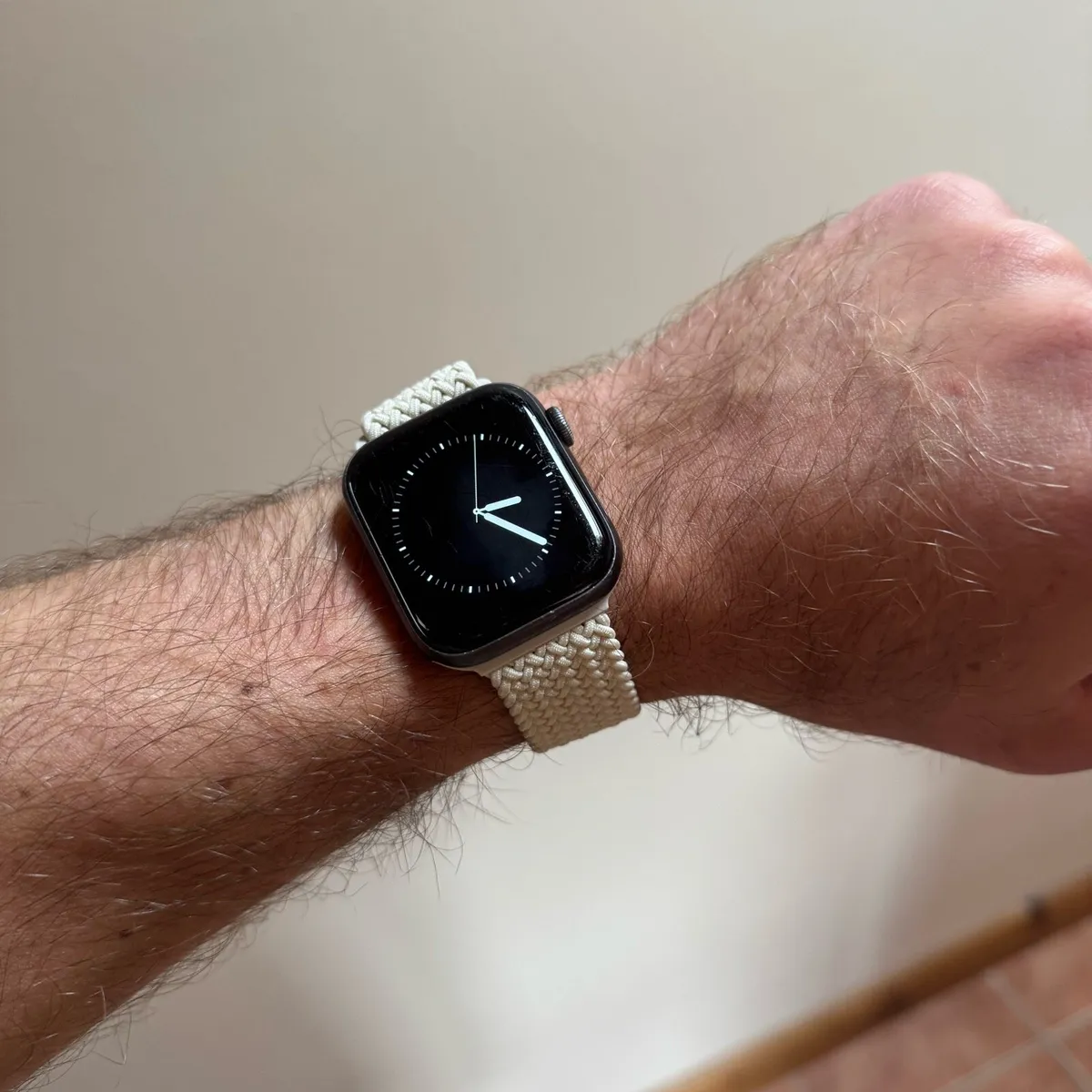 Apple Watch 44mm Series 5 - Image 4
