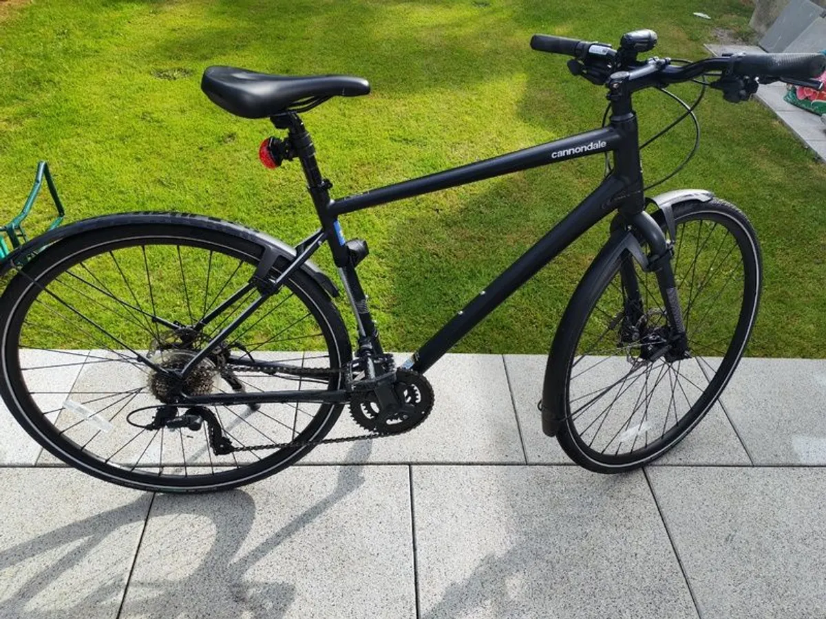 Cannondale Quick Disc Four Hybrid Bike - Image 1
