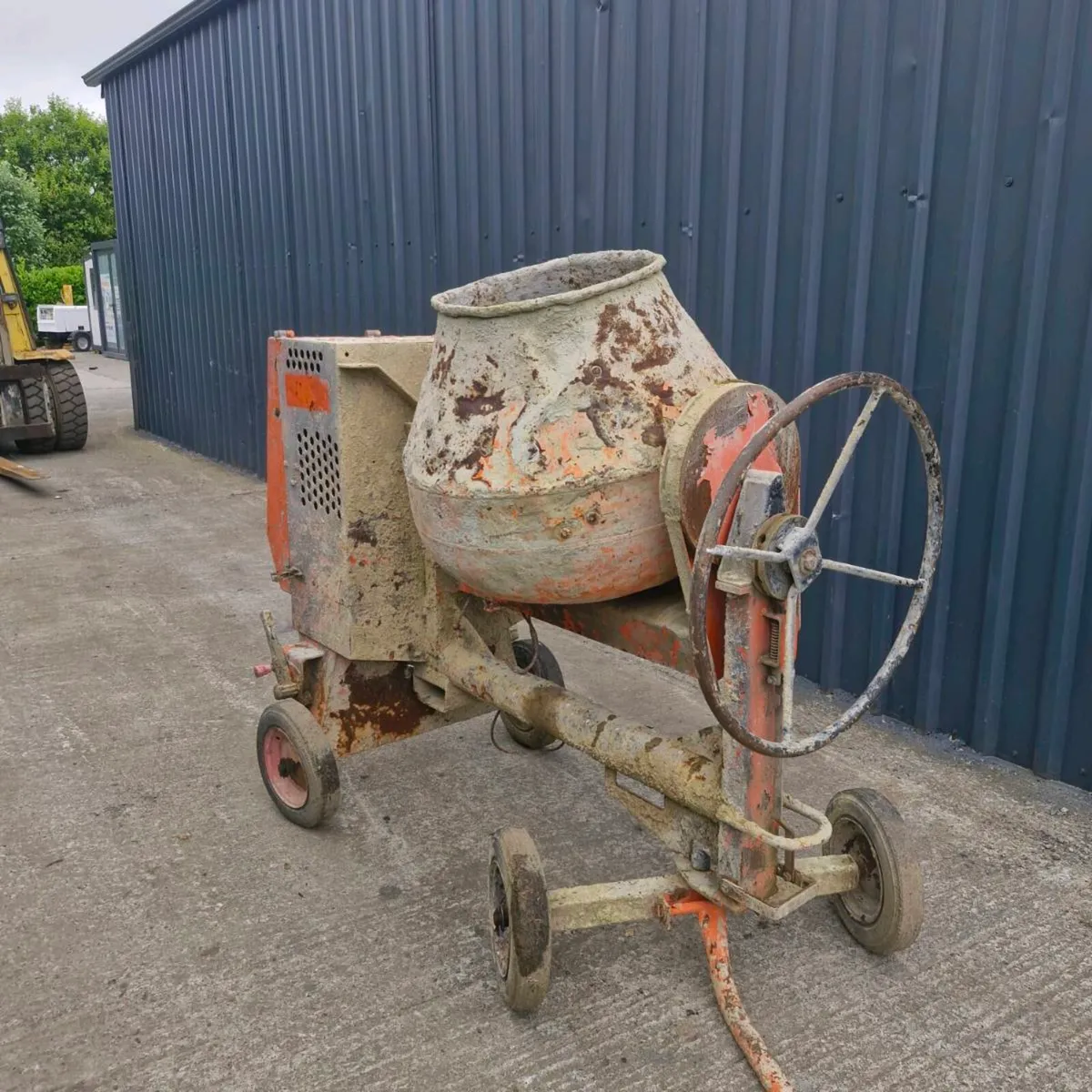 Belle electric cement mixer 110 volt - Image 1