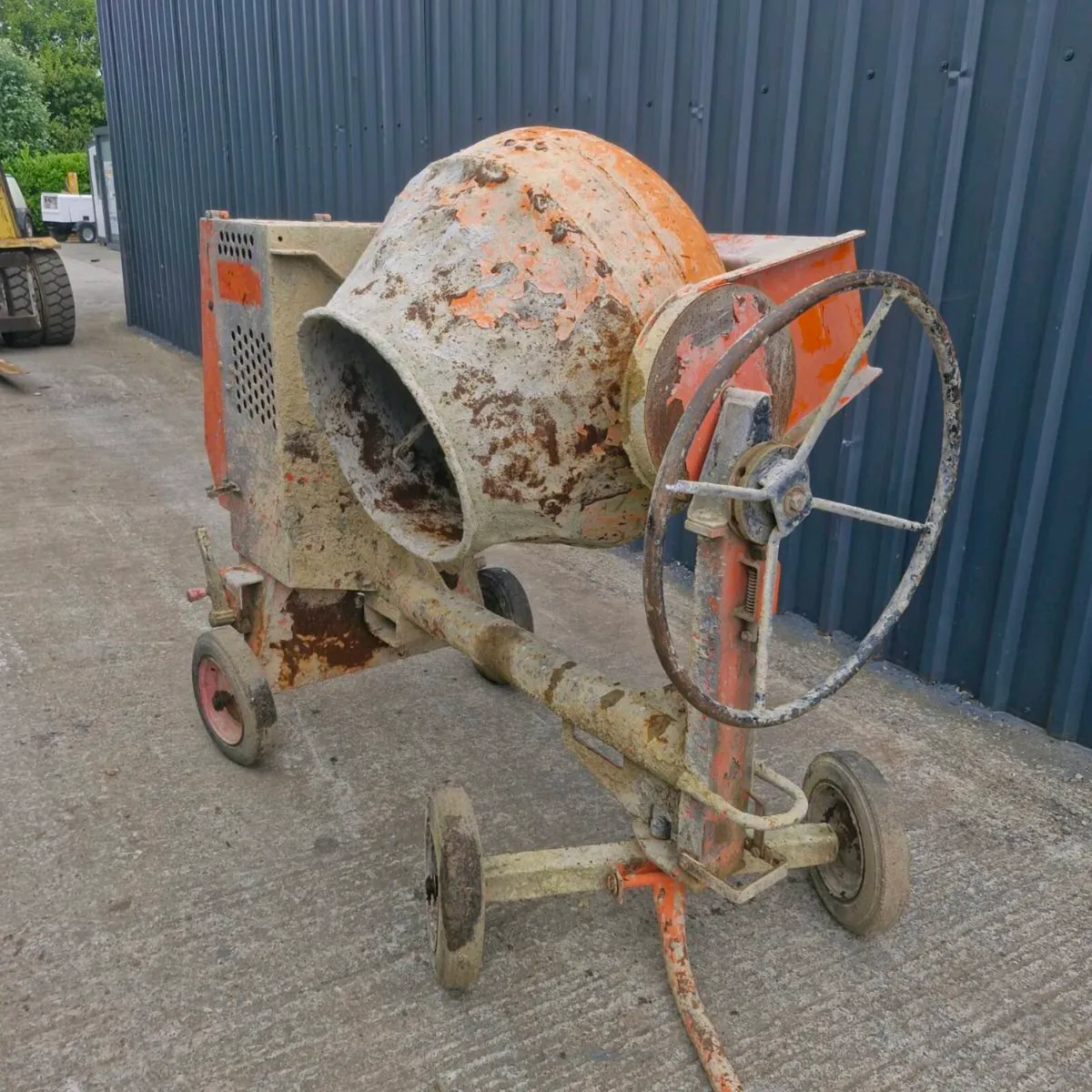 Belle electric cement mixer 110 volt - Image 3