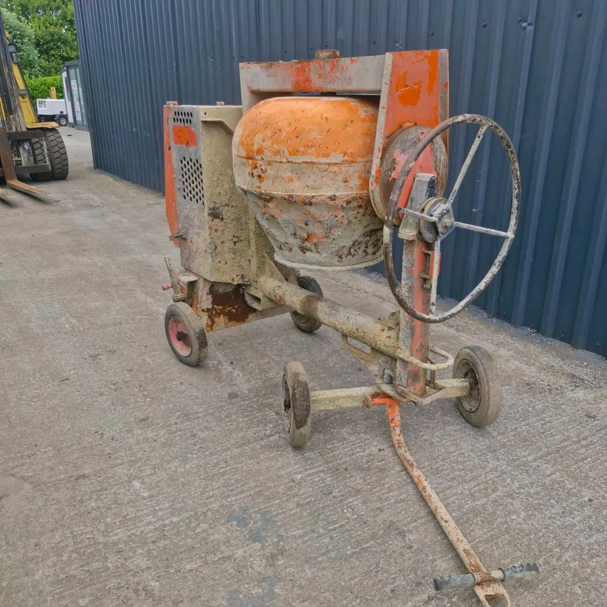 Belle electric cement mixer 110 volt - Image 4