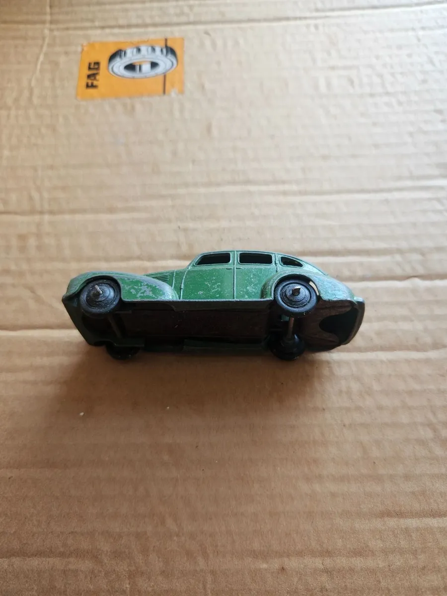 Dinky 1950's Car - Image 1