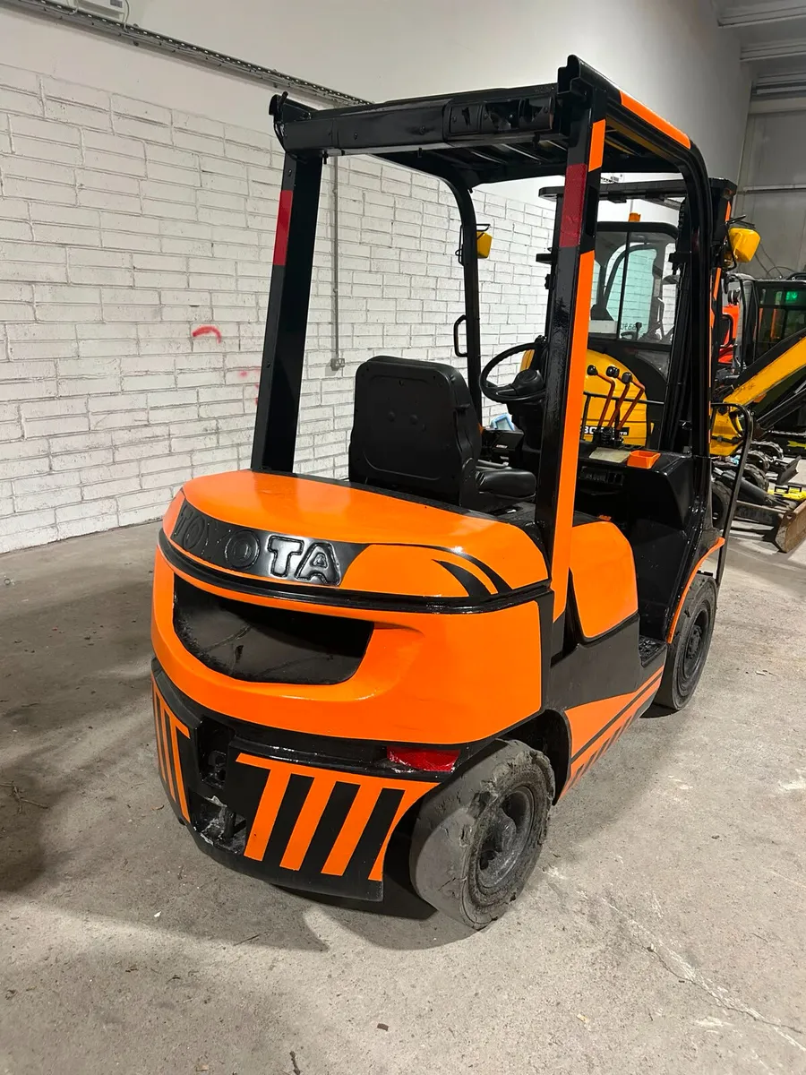Toyota Forklift - Image 3