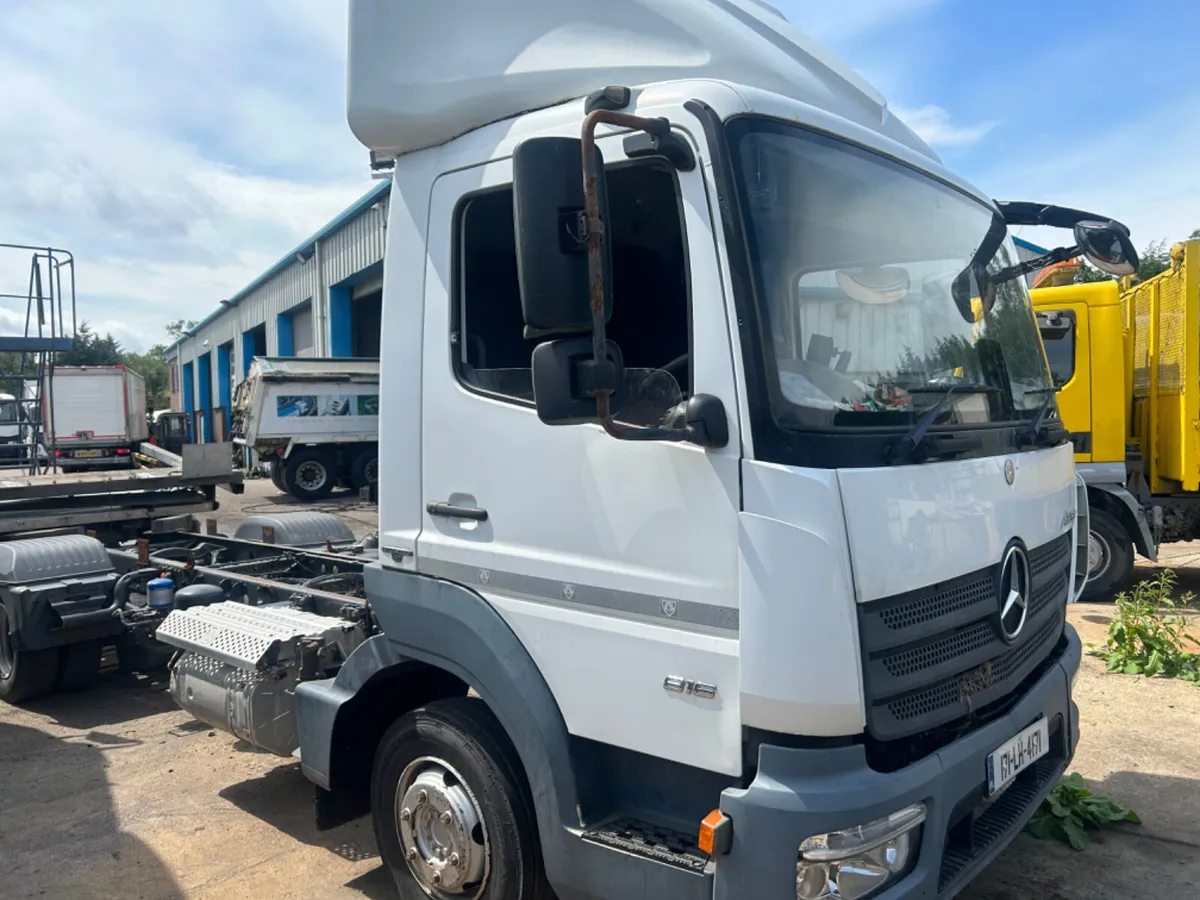 2017 Mercedes Atego 816 chassis engine fault - Image 2